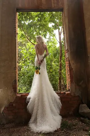 tiny flower lace tulle ruffles fishtail wedding dress