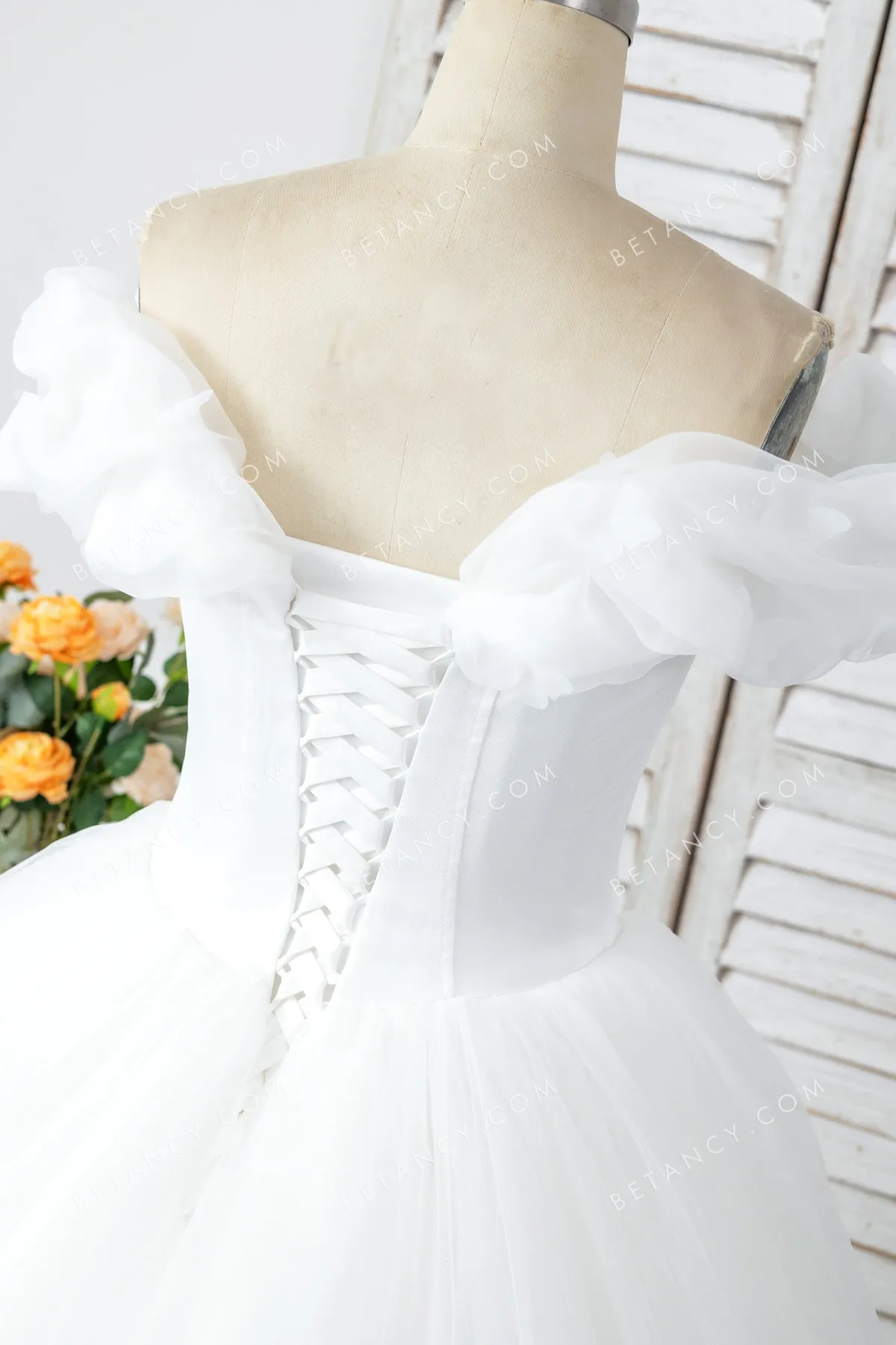 lace up back lace up back